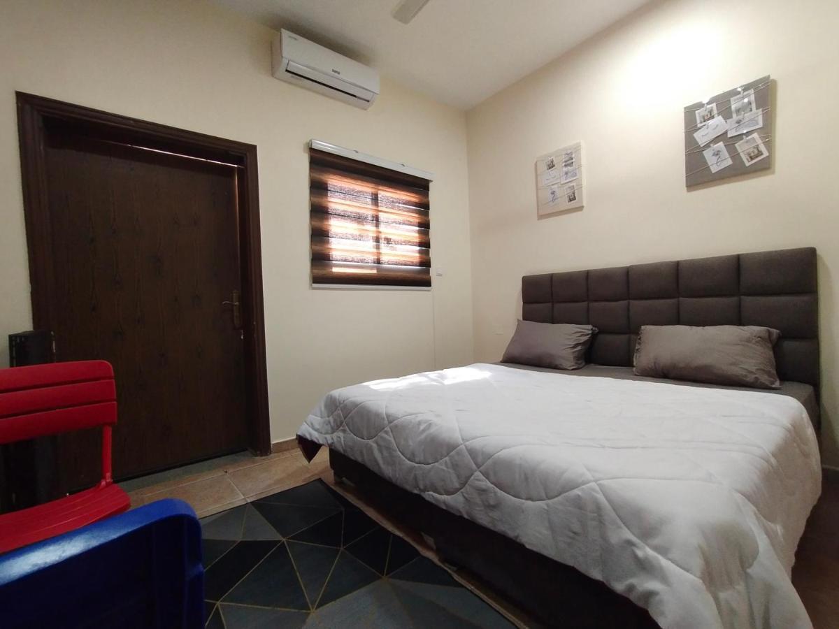 Relax House For Studio Rooms Apartment Aqaba Luaran gambar